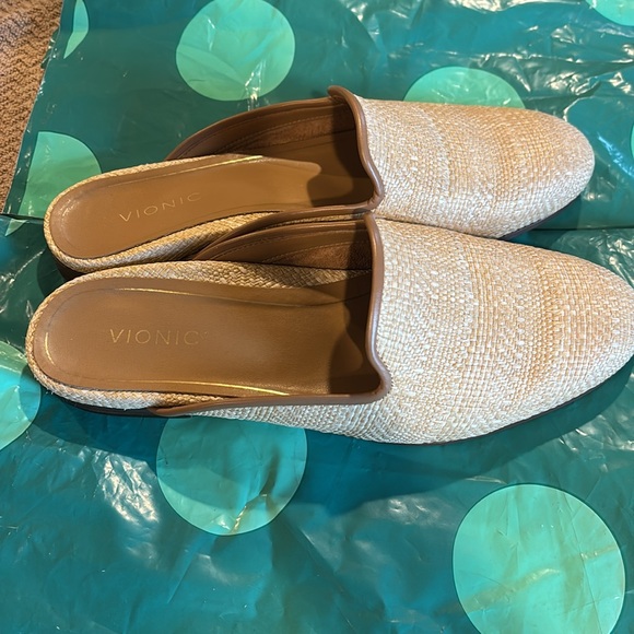 Vionic Tan Mules - Picture 3 of 9